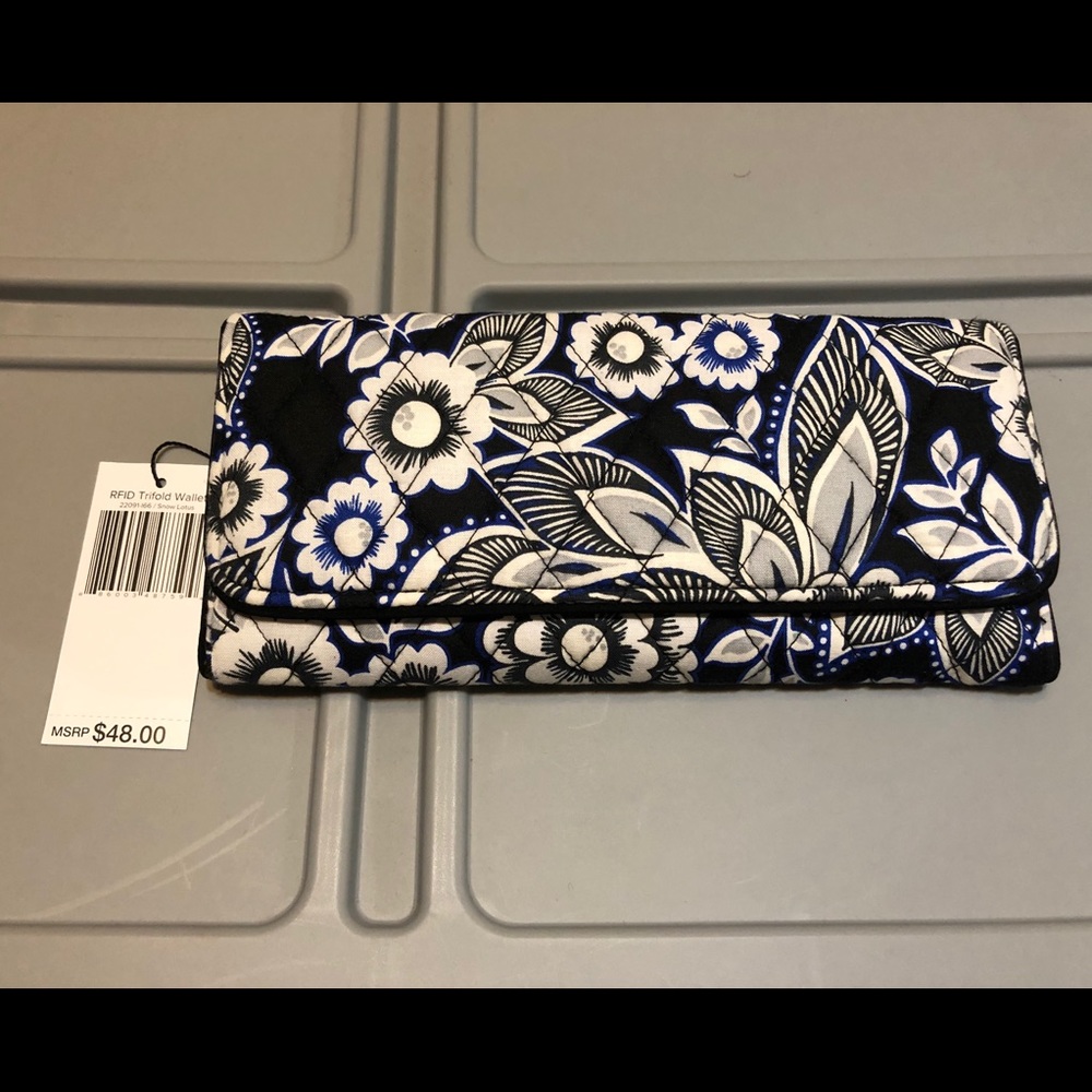 Vera Bradley Trifold Wallet - Snow Lotus